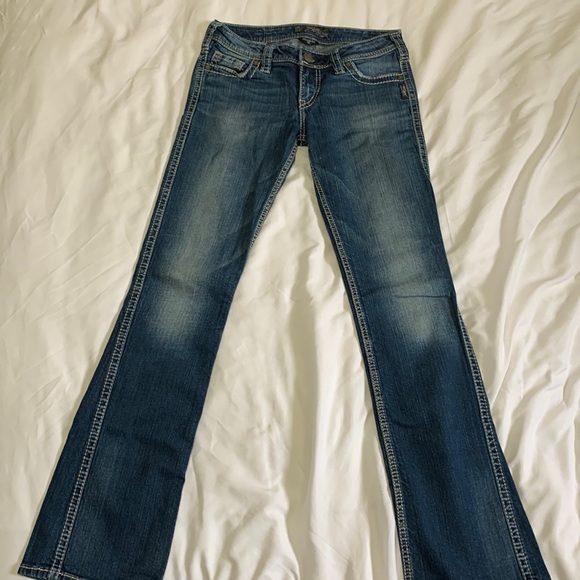 Silver Jeans - Frances 18” Jeans - W26 L 33 - EUC - Picture 1 of 3
